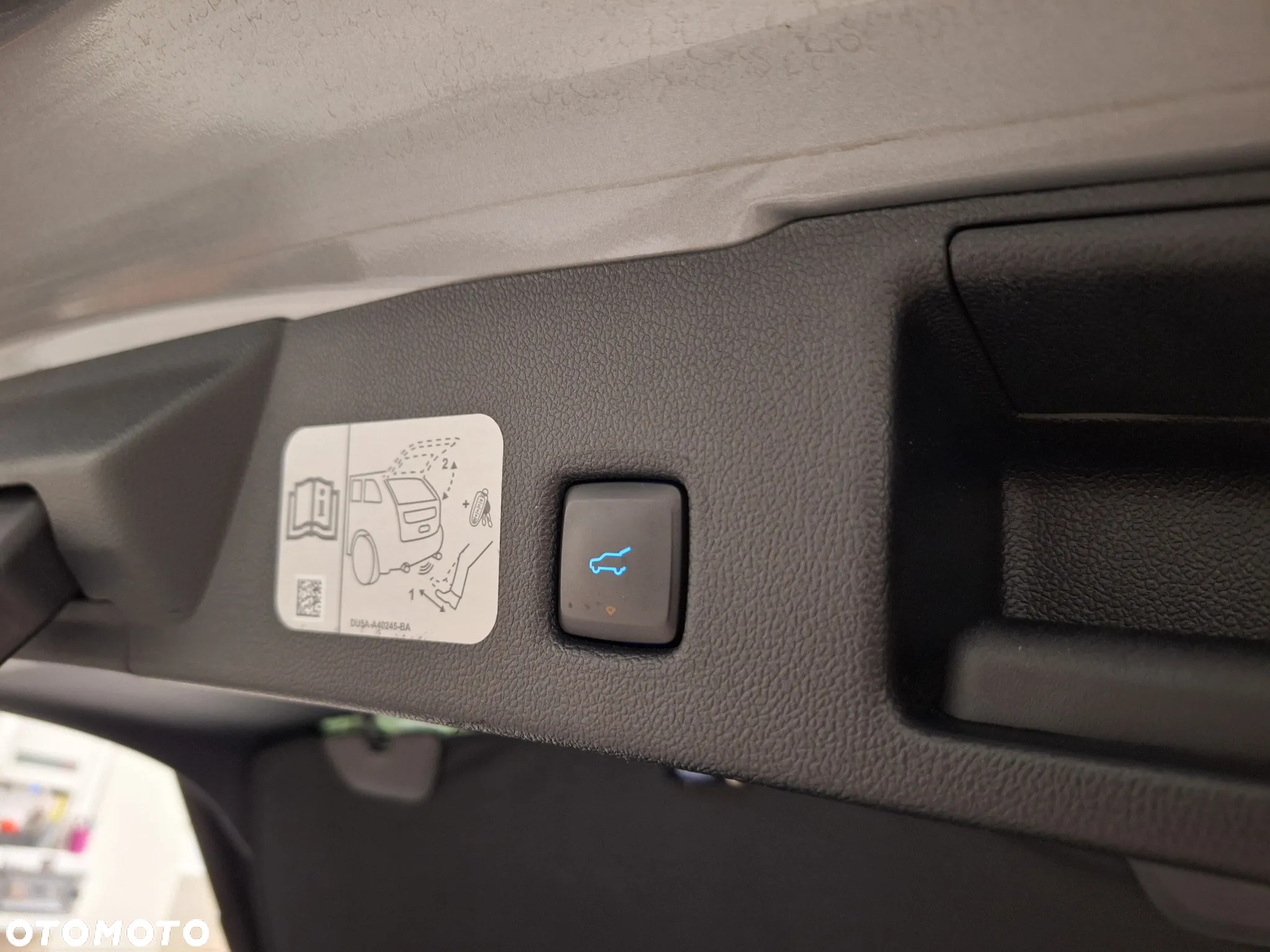 Ford Kuga 2.0 EcoBlue Hybrid ST-LINE X - 26