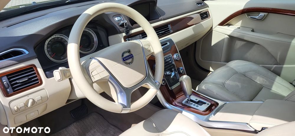 Volvo V70 D5 Geartronic Momentum - 21