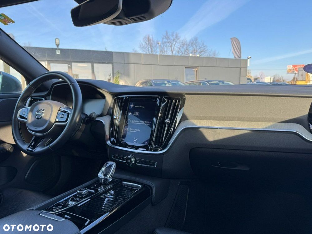 Volvo V60 T8 AWD Plug-In Hybrid Inscription - 13