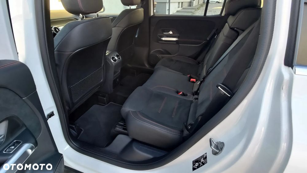 Mercedes-Benz GLB 200 4-Matic AMG Line 8G-DCT - 9