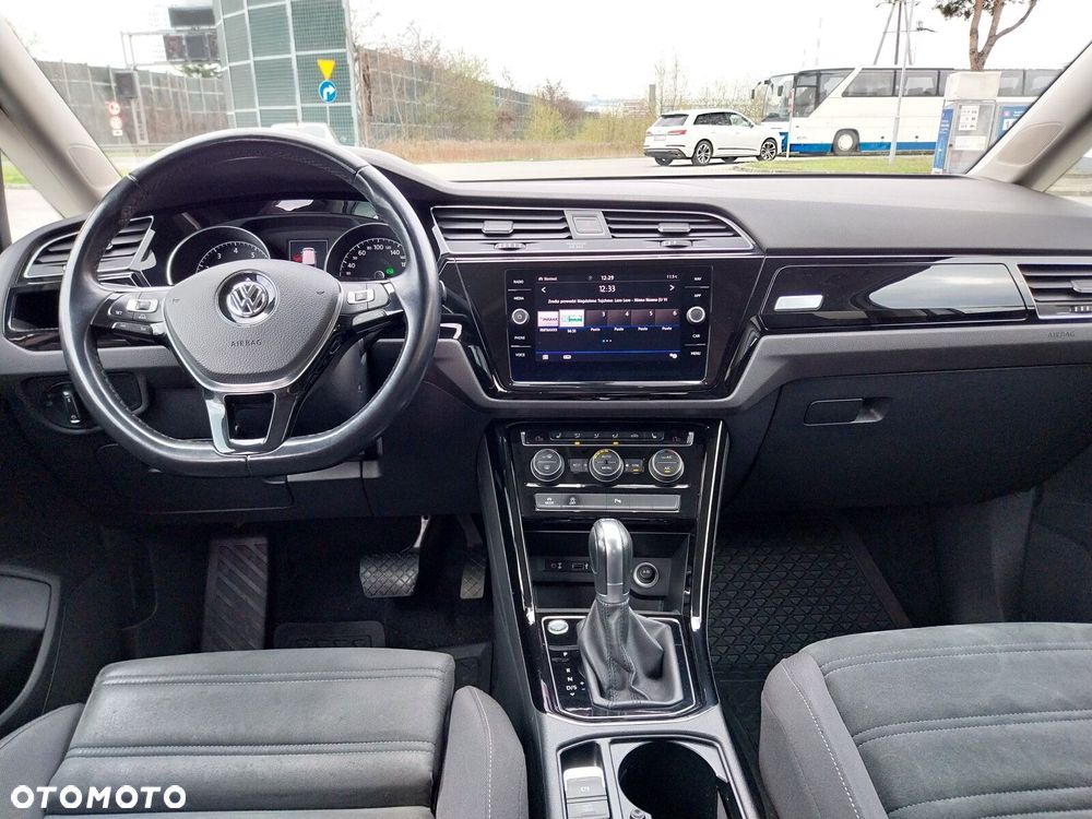 Volkswagen Touran - 13