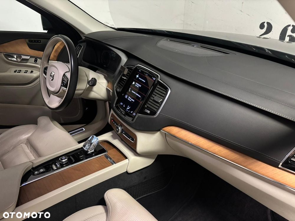 Volvo XC 90 - 7