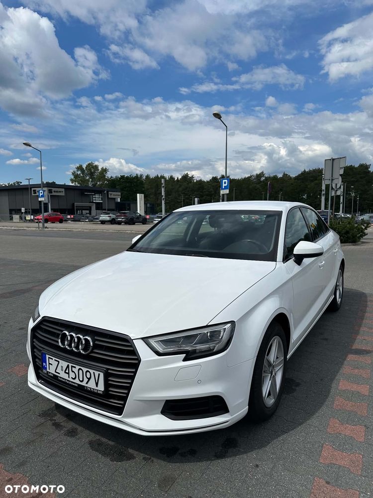 Audi A3 Limousine 35 TFSI S tronic - 1