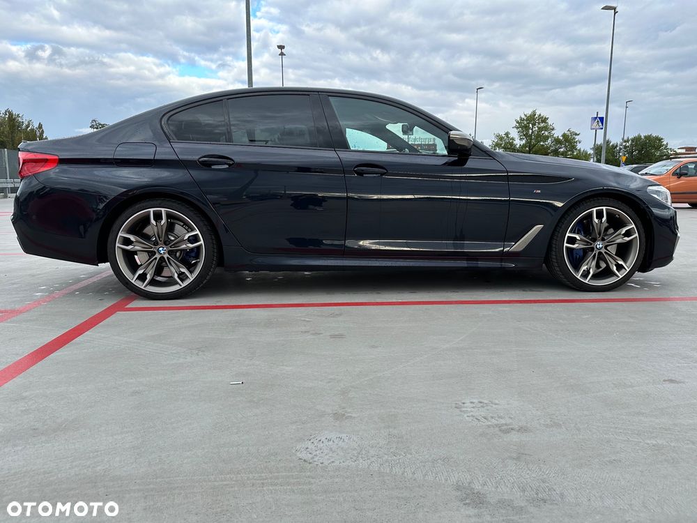 BMW Seria 5 M550i xDrive sport - 4