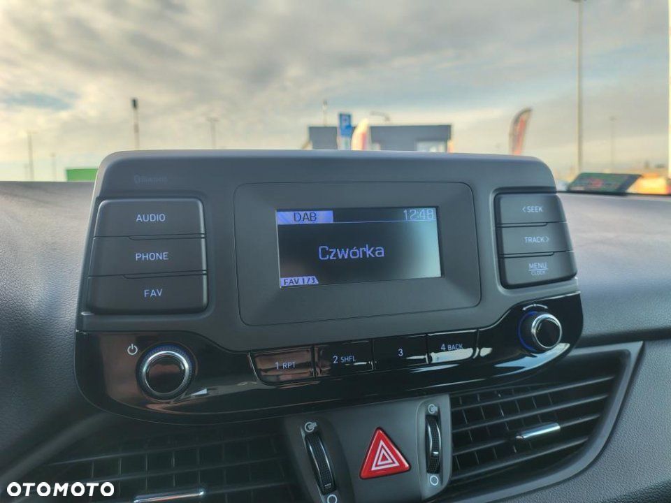 Hyundai i30 1.5 DPI Classic + - 31