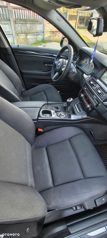 BMW Seria 5 525d Luxury Line - 22