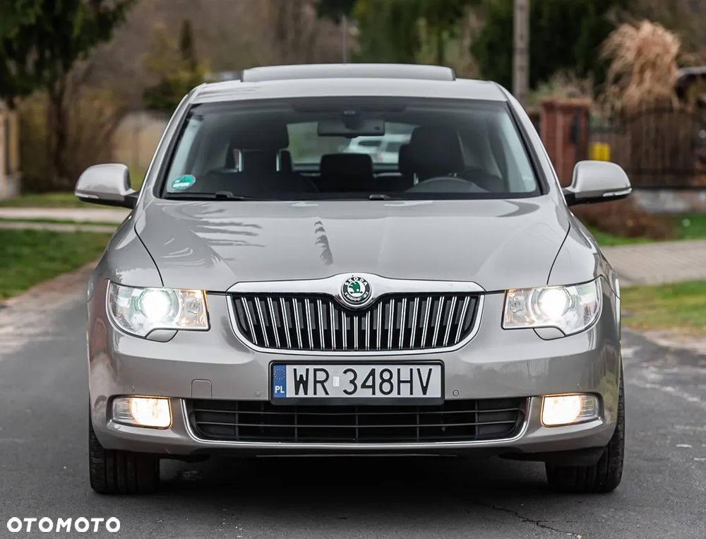 Skoda Superb 2.0 TDI DSG Elegance - 11