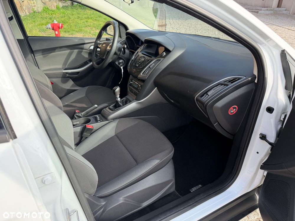 Ford Focus 1.6 TDCi DPF Titanium - 16