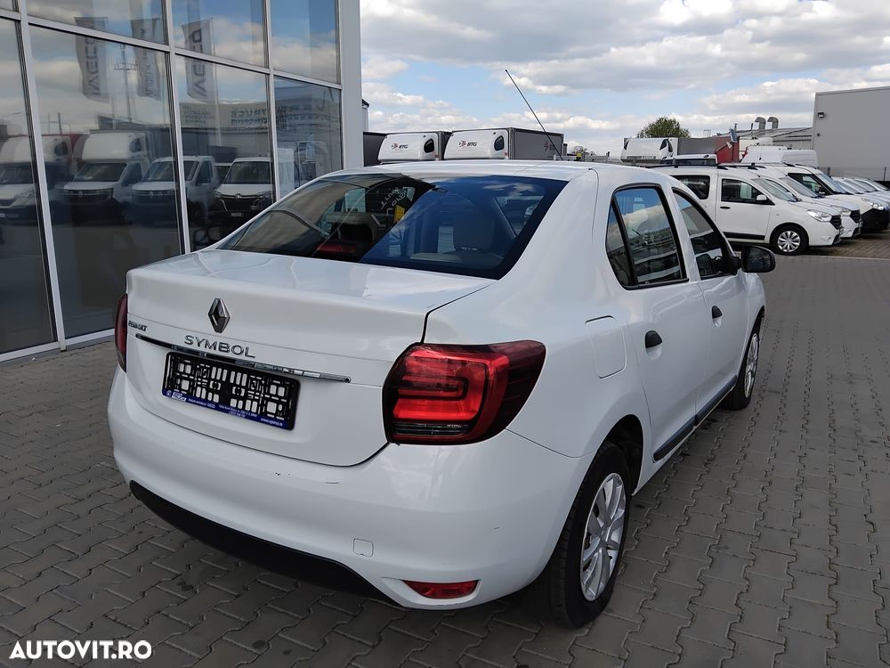 Renault Symbol - 5