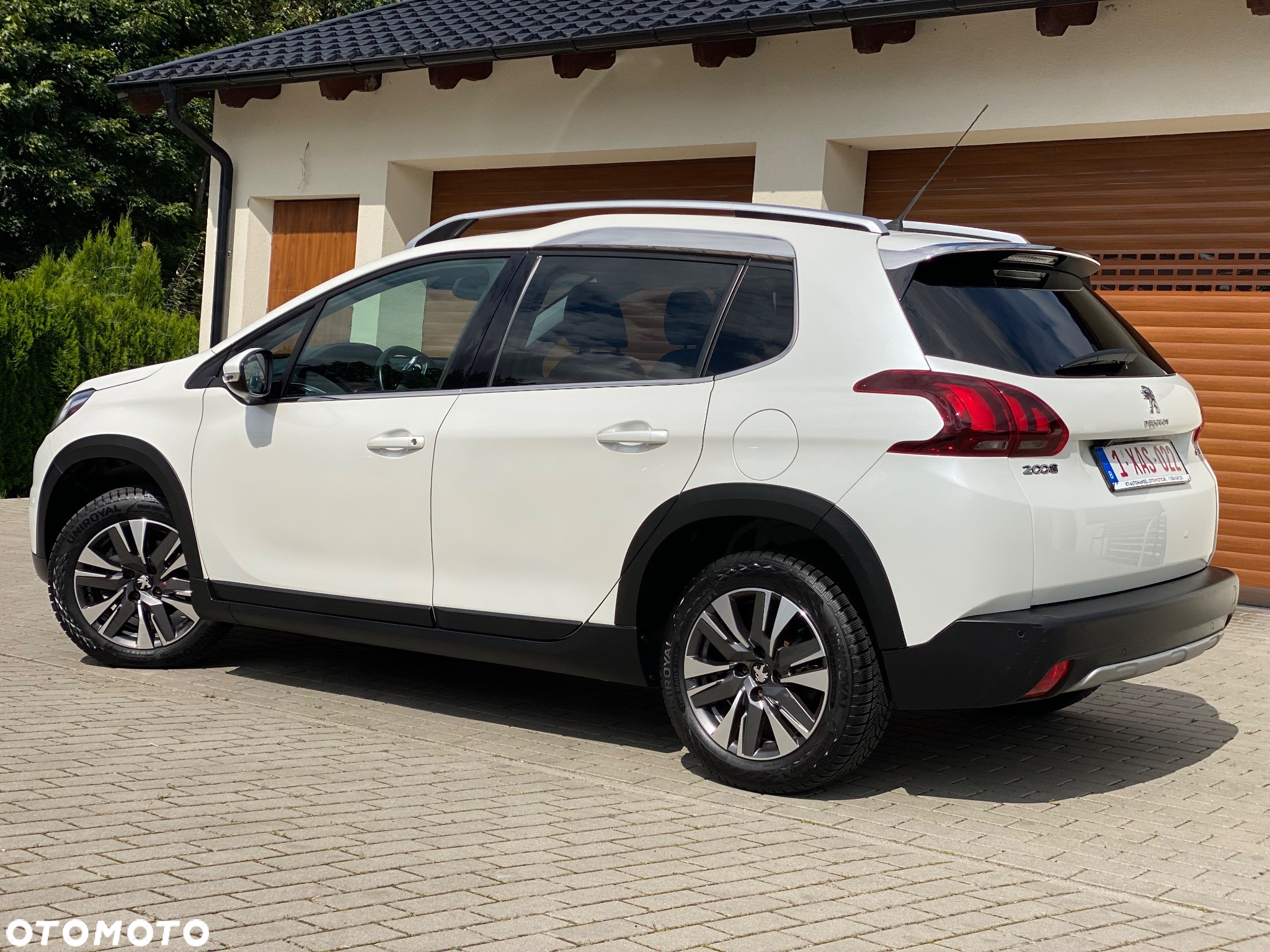 Peugeot 2008 1.2 Pure Tech Allure S&S - 38