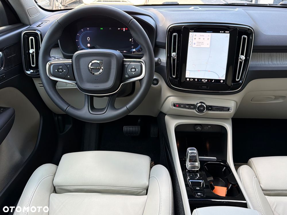 Volvo XC 40 B3 B DKG Ultra Black Edition - 39