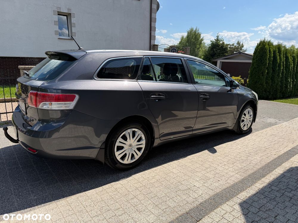 Toyota Avensis 1.6 Comfort - 5