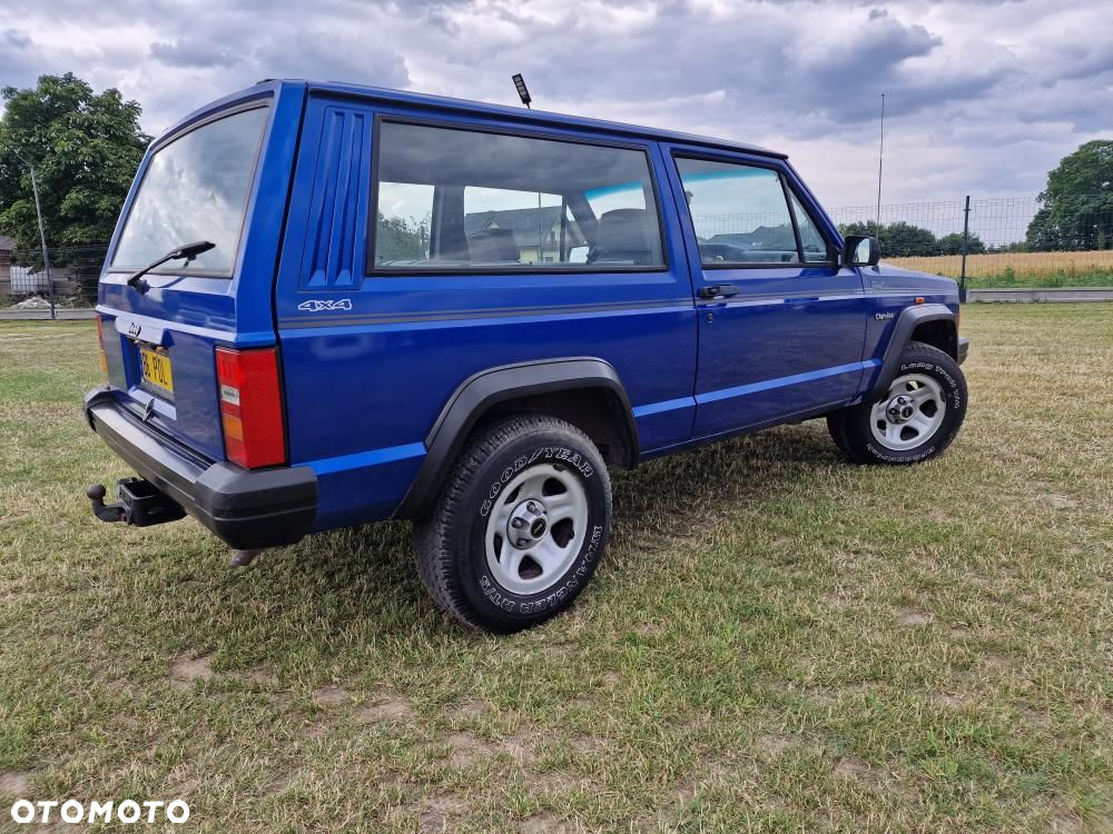 Jeep Cherokee 2.5 - 6