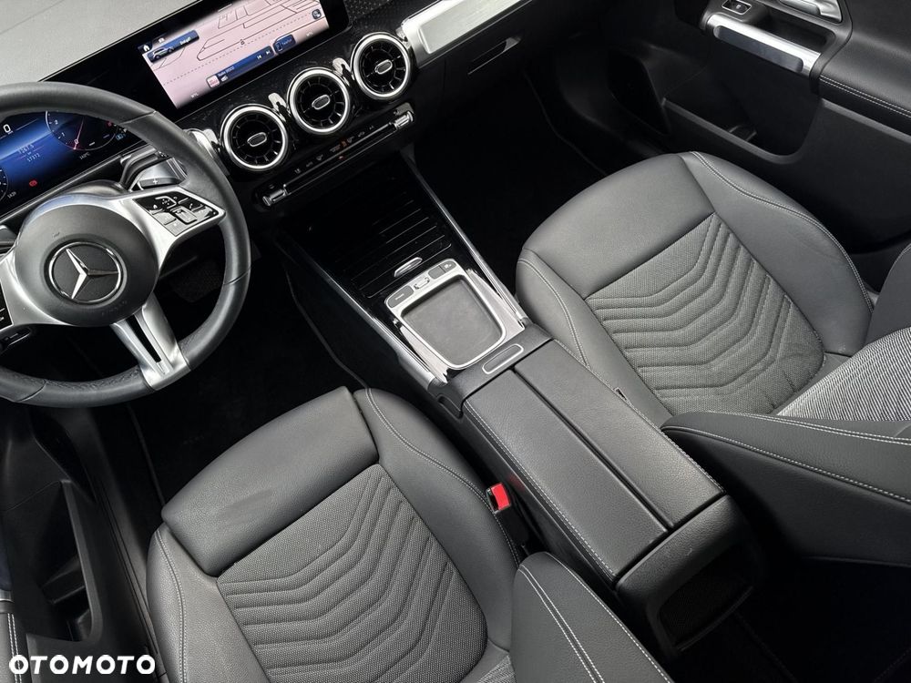 Mercedes-Benz GLB - 18