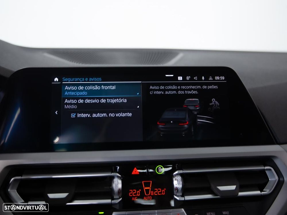 BMW 320 e Touring Corporate Edition Auto - 37