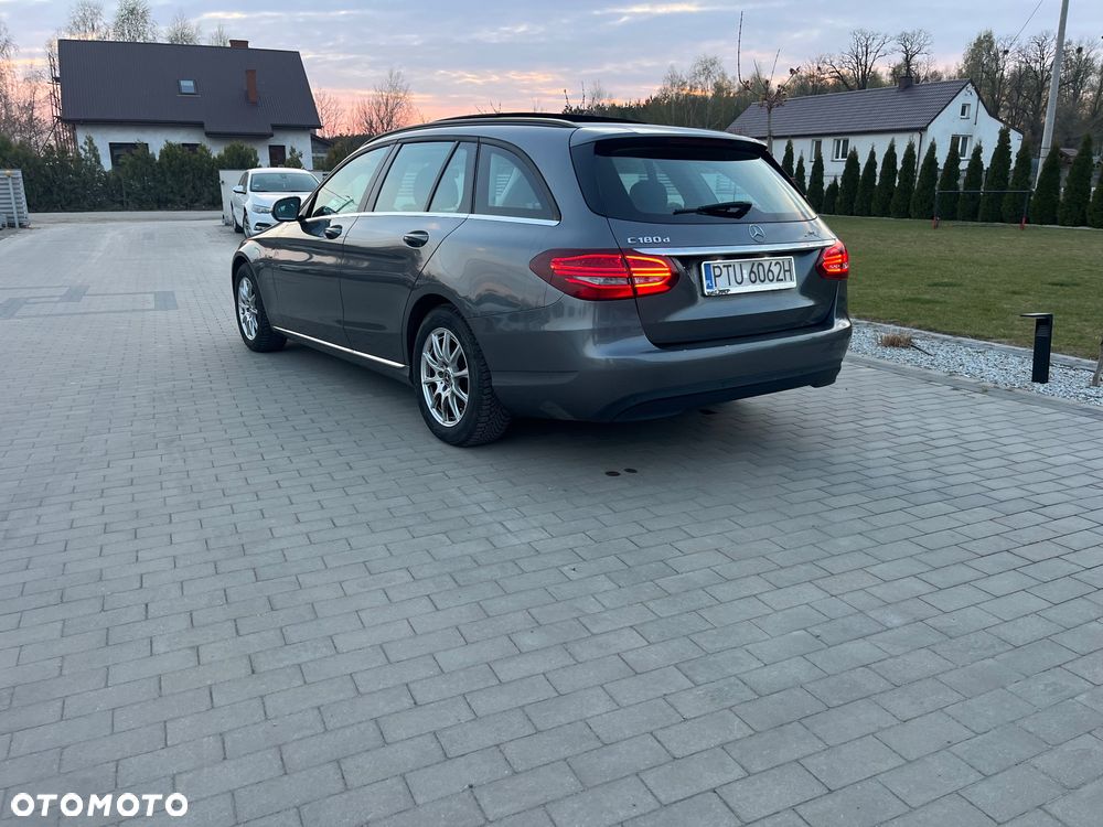 Mercedes-Benz Klasa C 180 d Exclusive - 21