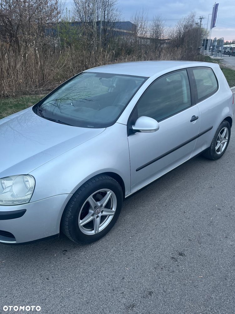 Volkswagen Golf - 5
