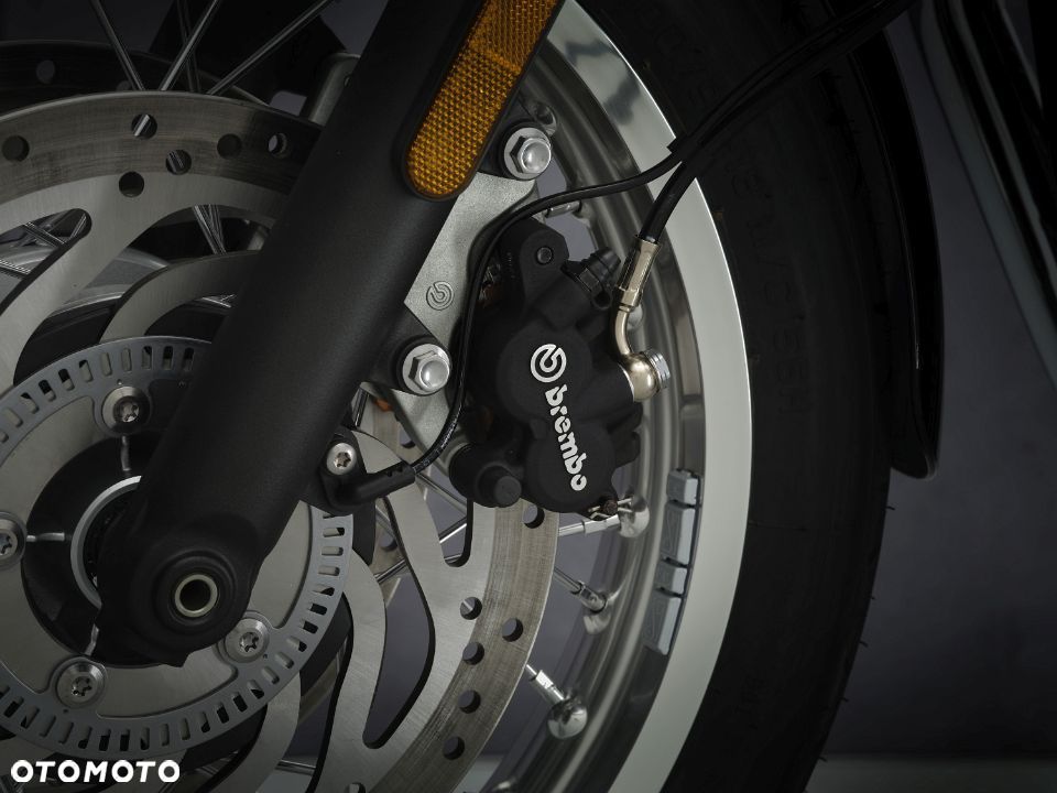 Triumph Bonneville - 11