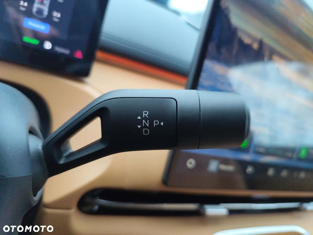 Geely Starray EM-i 1.5 PHEV Max - 23