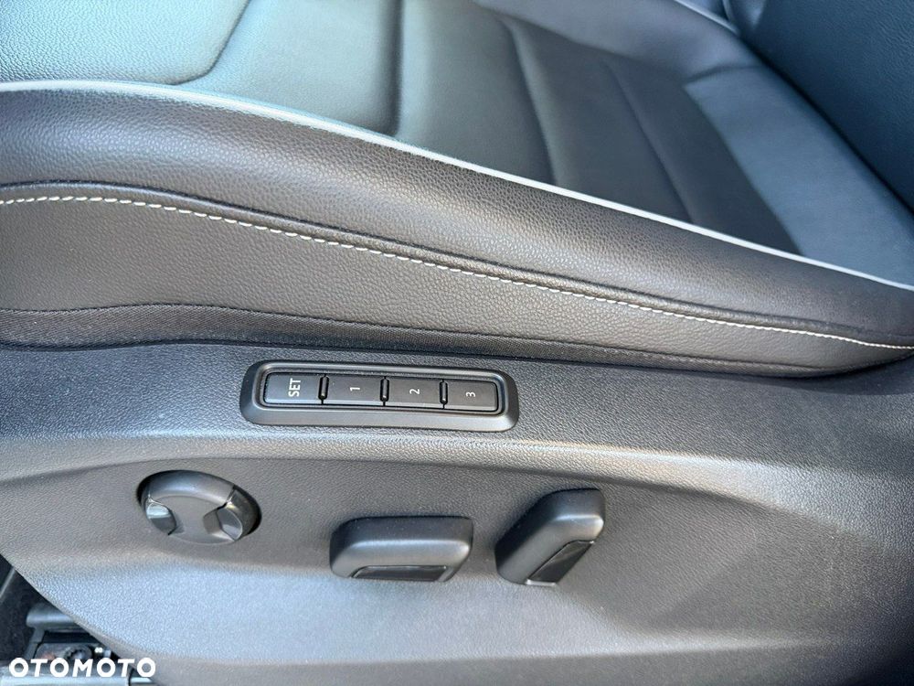 Volkswagen Tiguan - 31