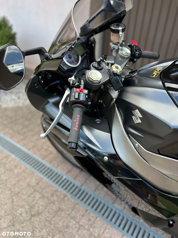 Suzuki GSX-R - 23