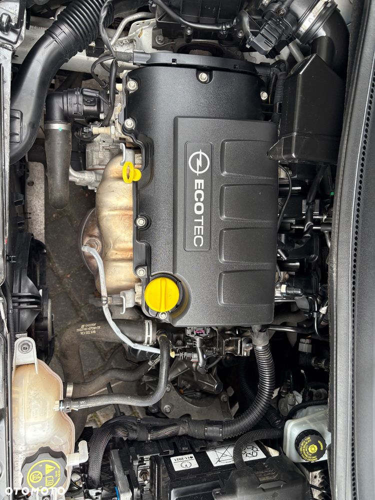Opel Corsa 1.4 16V Innovation - 20