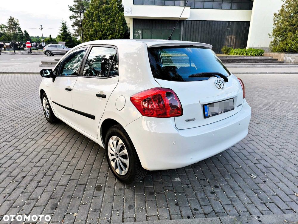 Toyota Auris - 2