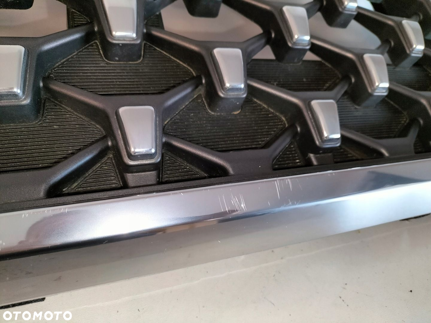 Atrapa kratka grill SSANGYONG REXTON II LIFT 20- - 7
