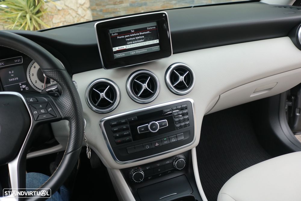 Mercedes-Benz A 250 BlueEfficiency Aut. - 22