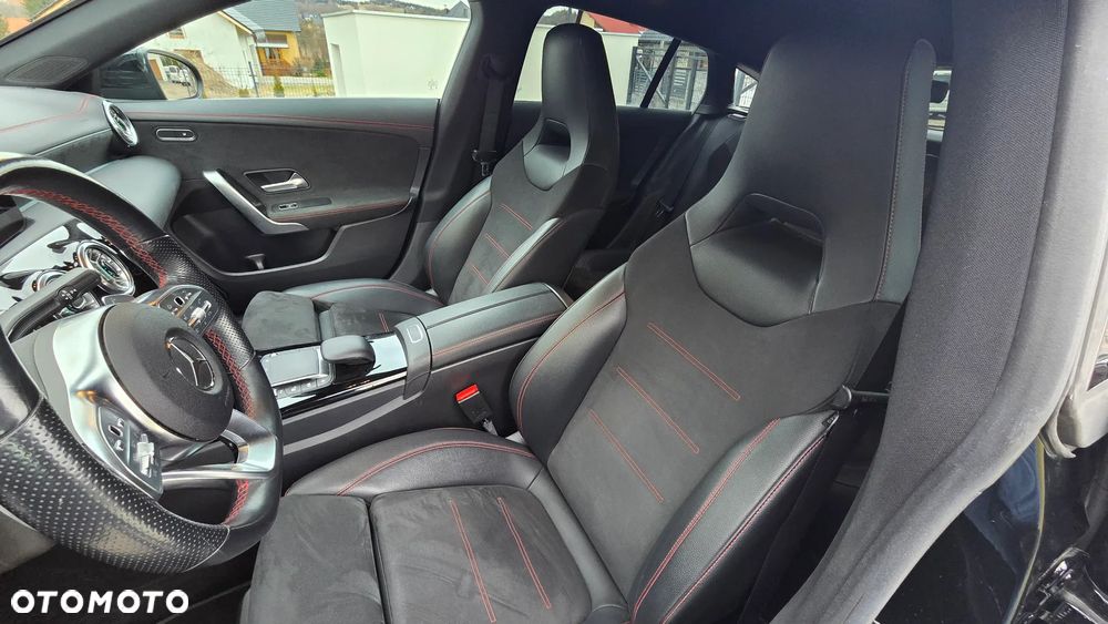 Mercedes-Benz CLA 250 E AMG Line 8G-DCT - 9