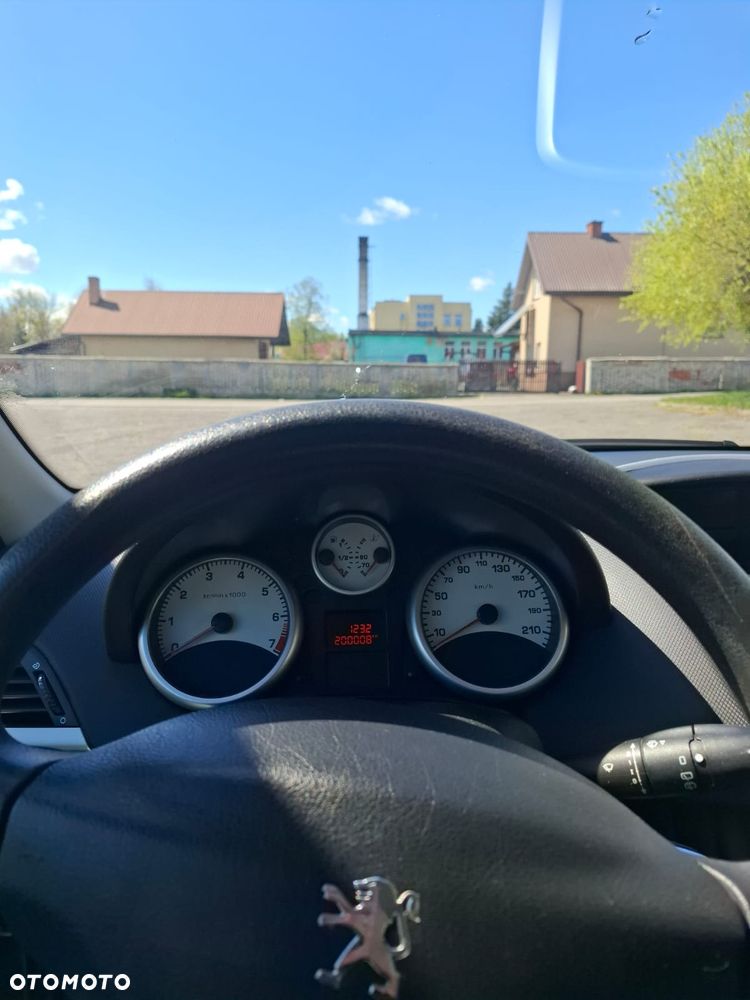 Peugeot 207 1.4 16V Trendy - 11