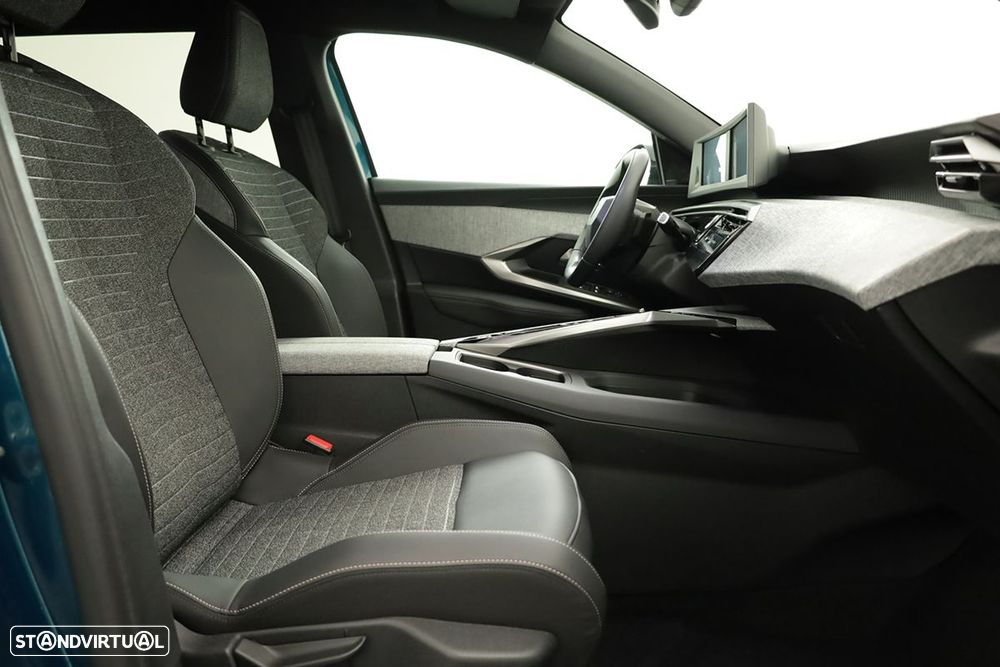 Peugeot 5008 1.2 Hybrid Allure e-DCS6 - 19