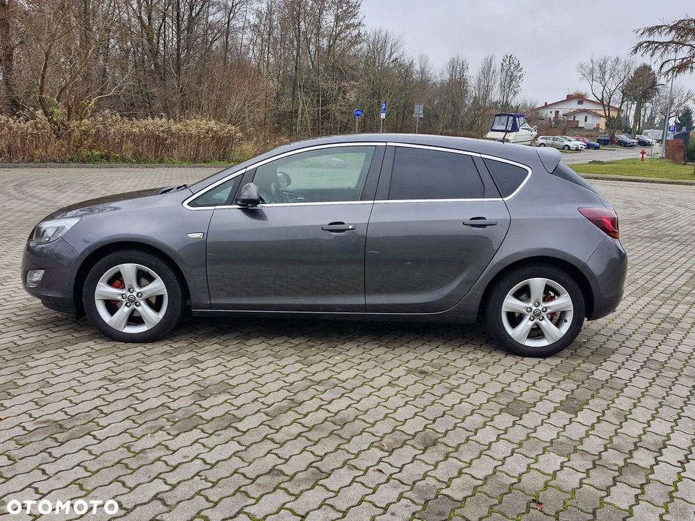 Opel Astra 1.4 T Cosmo - 9