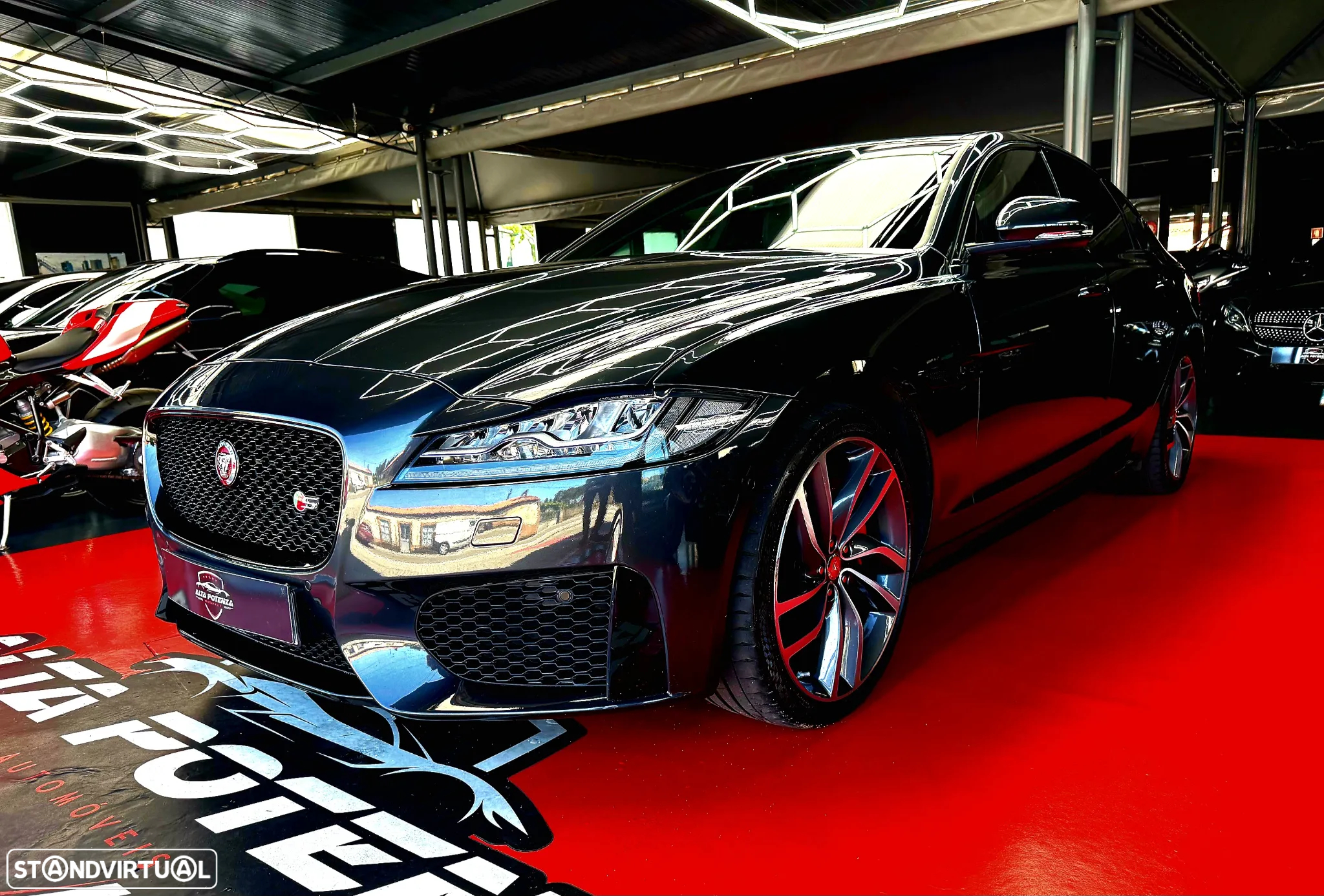 Jaguar XF 3.0 TDV6 300 Sport - 2