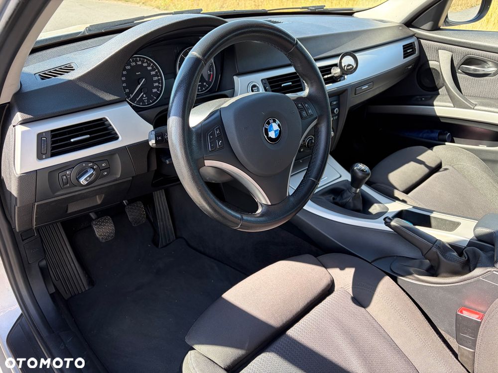 BMW Seria 3 318d DPF Edition Lifestyle - 20