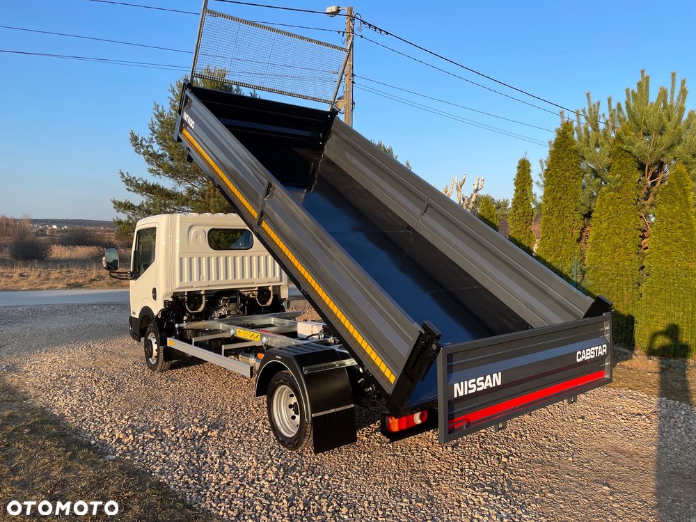 Nissan Cabstar NT400 - 2