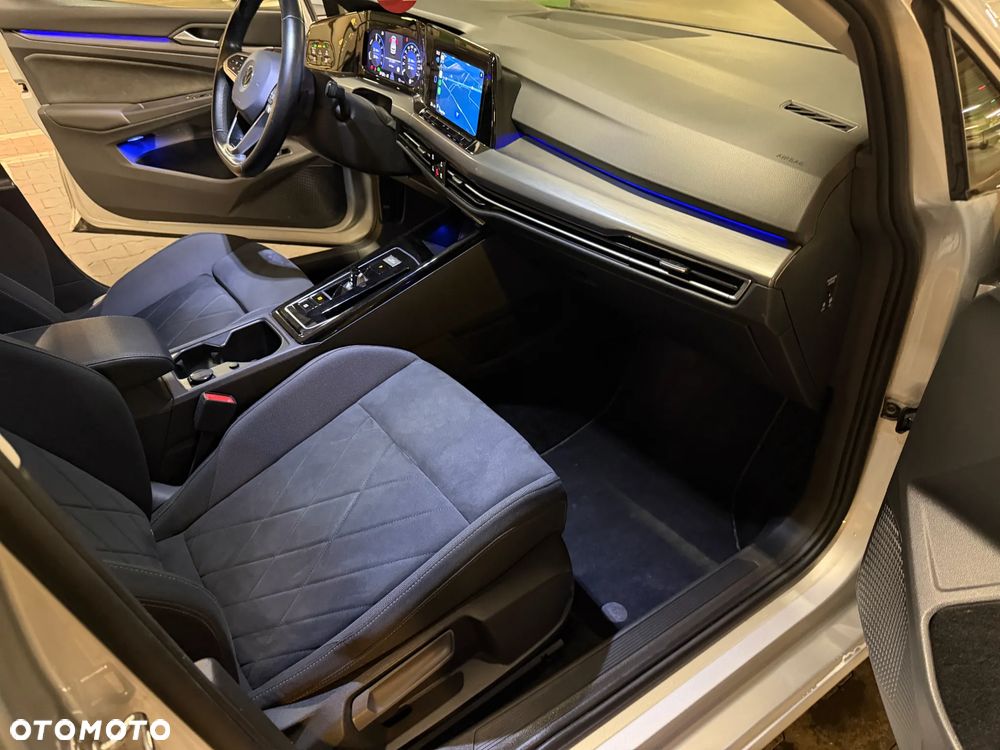 Volkswagen Golf - 22