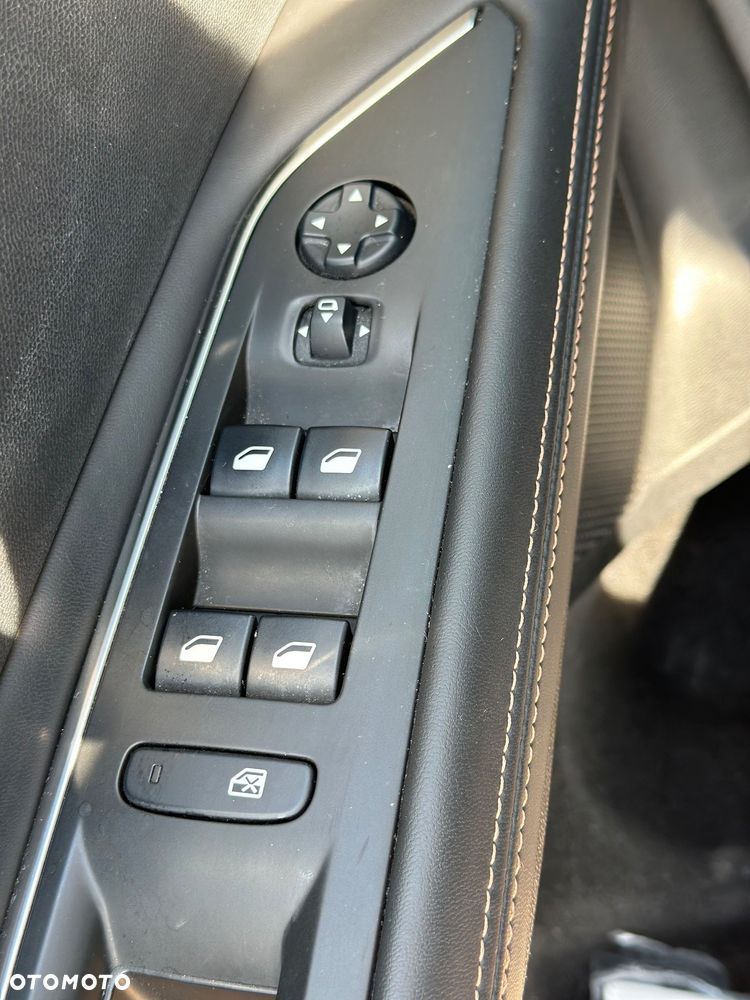 Peugeot 3008 BlueHDi 130 Stop & Start EAT8 Allure - 39