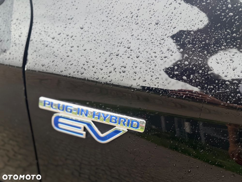 Mitsubishi Outlander - 26