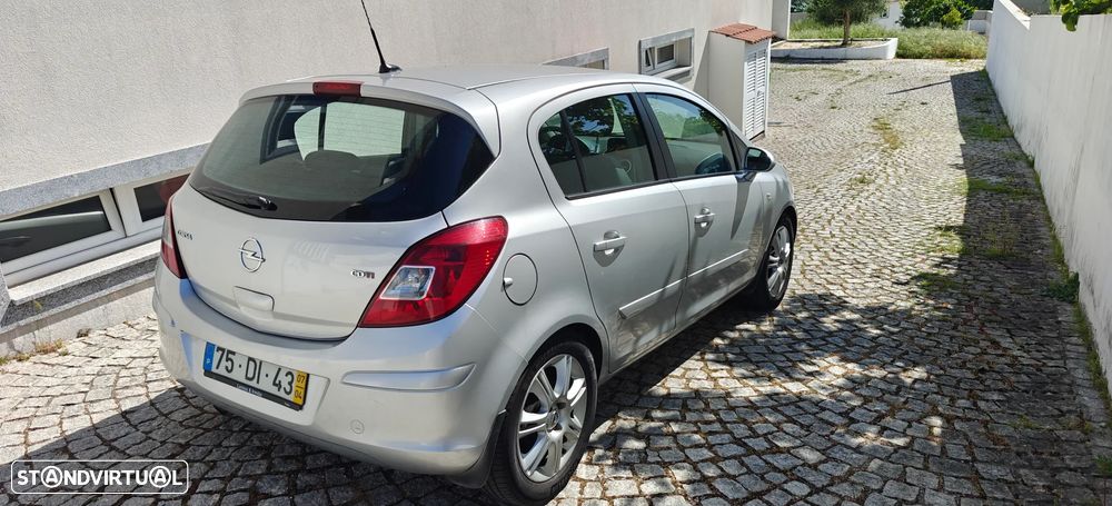 Opel Corsa 1.3 CDTI Cosmo - 3