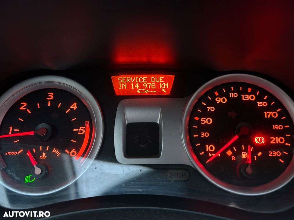 Renault Clio 1.5dCi Authentique - 6