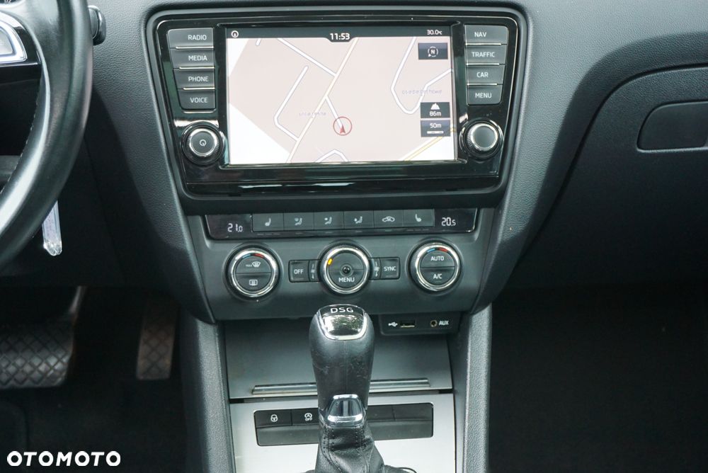 Skoda Octavia Combi 2.0 TDI DSG Premium Edition - 26