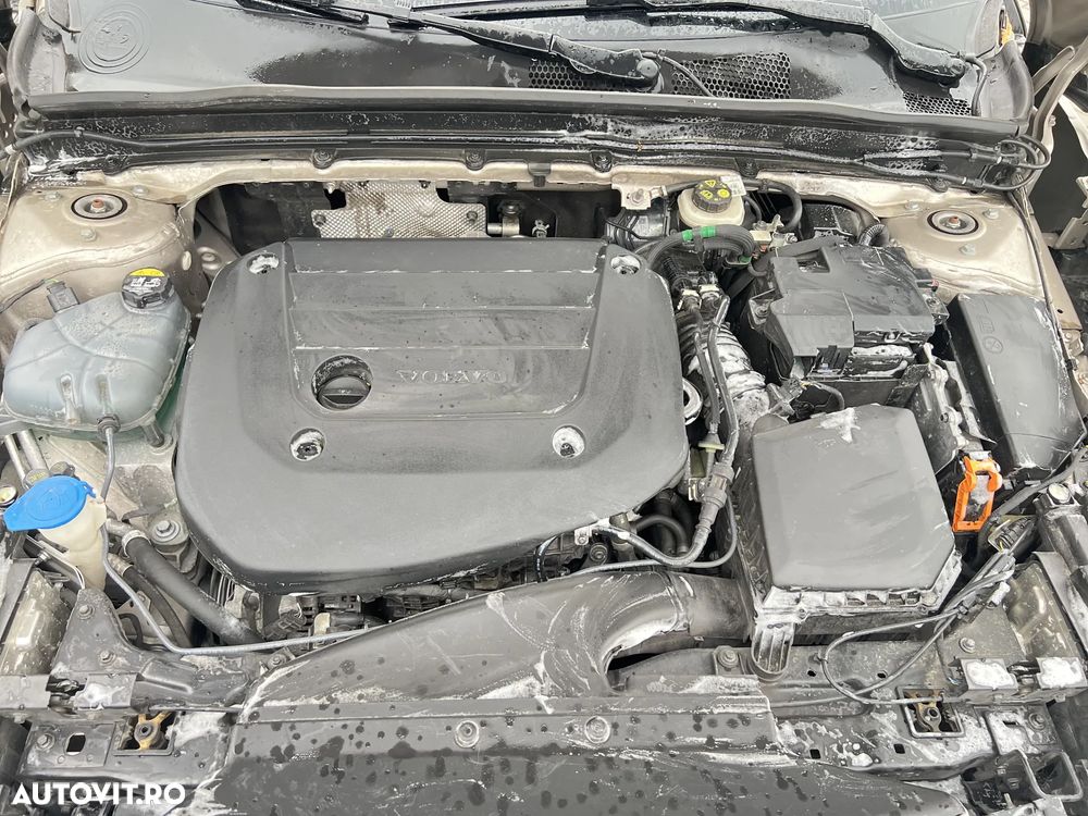 Volvo XC 40 B3 AT FWD MHEV Core - 27