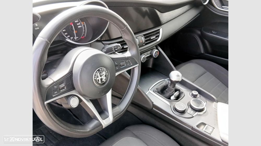 Alfa Romeo Giulia 2.2 D Super - 22