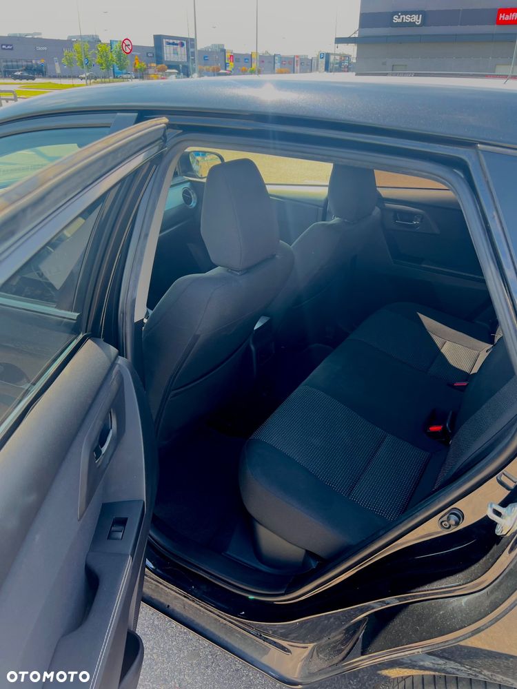Toyota Auris - 16