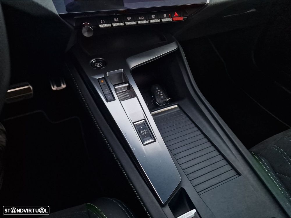 Peugeot 408 1.2 PureTech GT EAT8 - 27