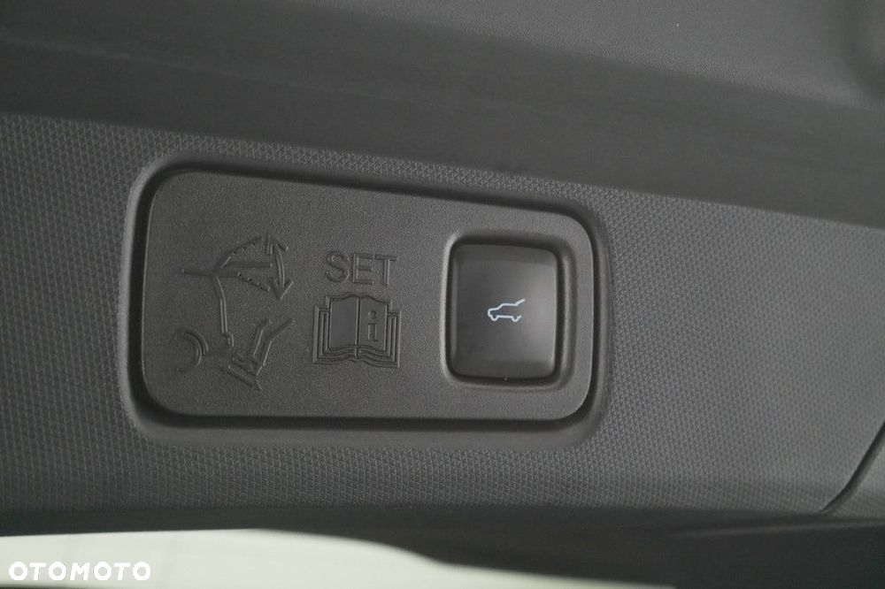 Ford Mustang Mach-E - 17