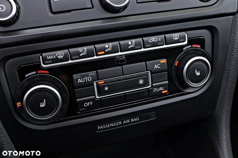 Volkswagen Golf 2.0 TDI Highline - 27