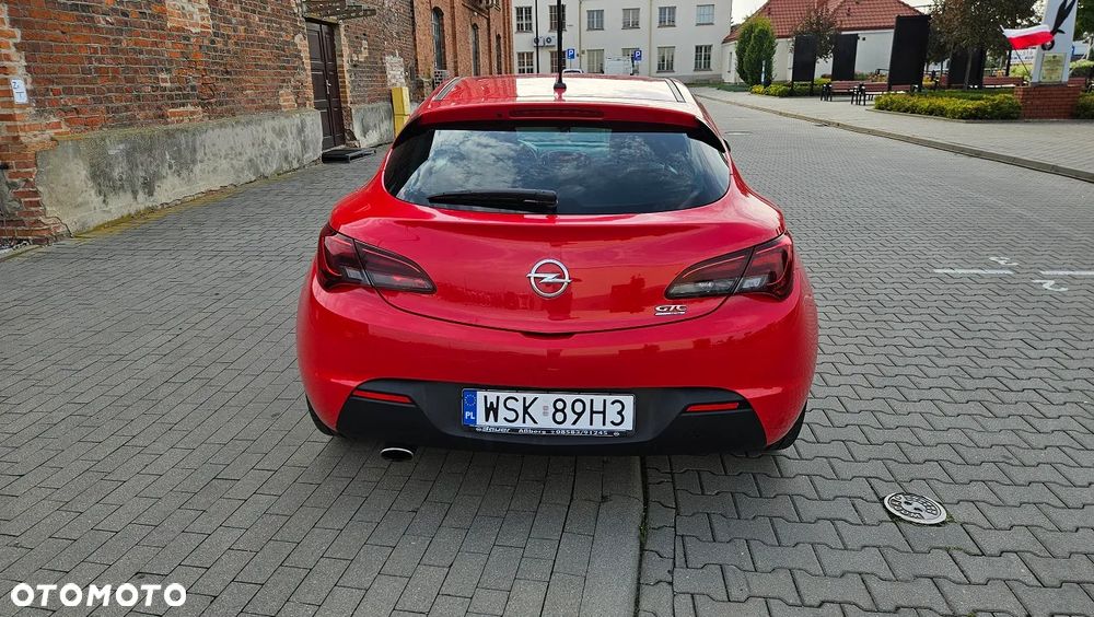 Opel Astra GTC 1.6 Turbo Innovation - 16