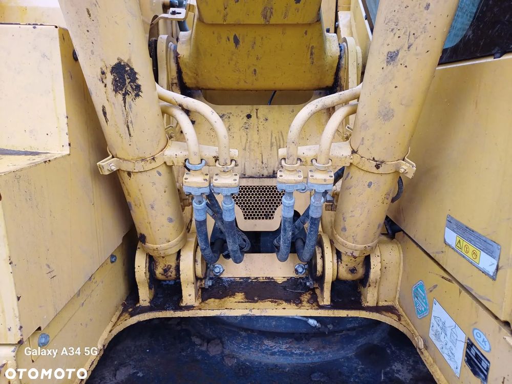 Komatsu PC228USLC8 - 24